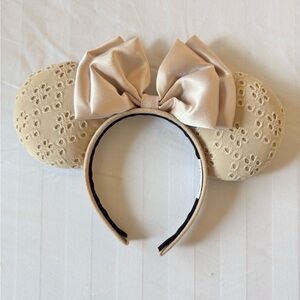 Eyelet disney ears